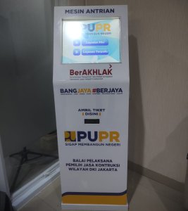 harga mesin antrian kiosk touchscreen