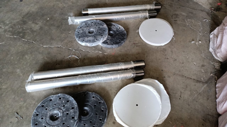 tiang antrian stainless tali