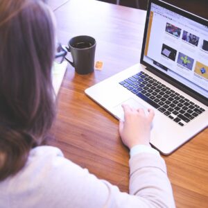 Software Mesin Antrian multimedia touchscreen